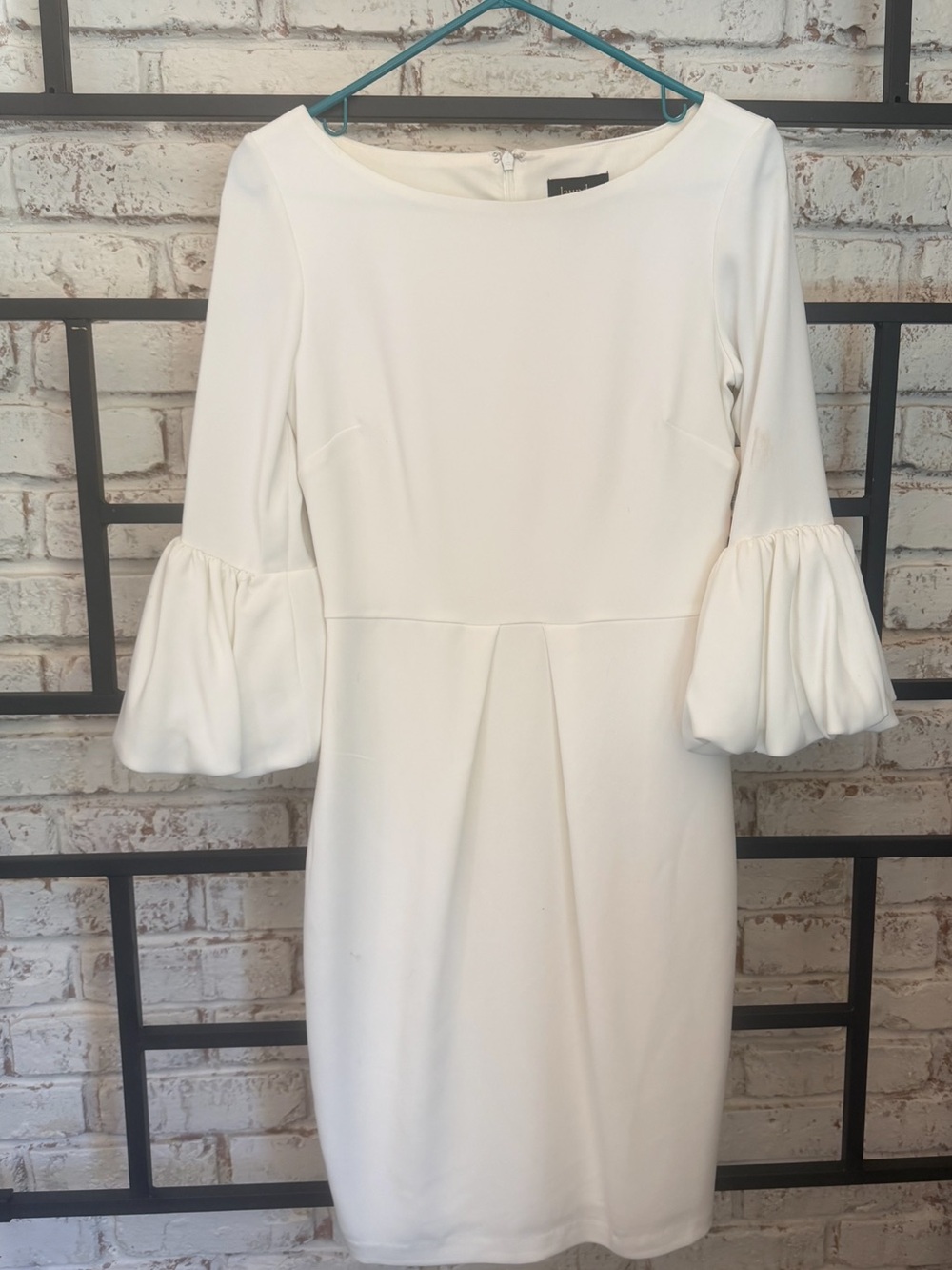Elegant LAUNDRY White Bell-Sleeve Sheath Dress
